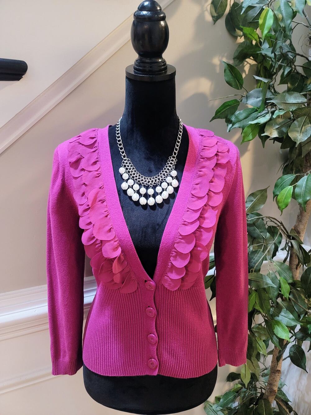 Nine West Cardigan Sweater Women's Small Pink Ribbed Petal Trim V-Neck Button